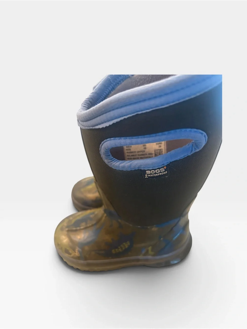 Kids bogs size 10 Blue Camo Rain Boots